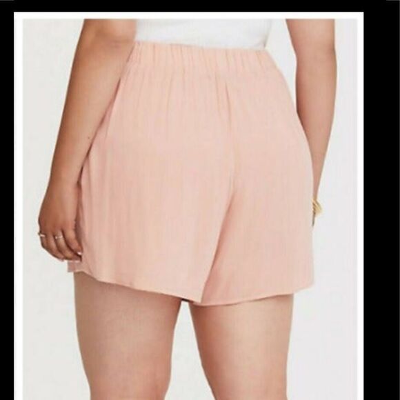 TORRID PULL ON SHORTS WOMEN'S SIZE 1 (1X).‎ PEACH CHILLS LINED - Picture 1 of 11